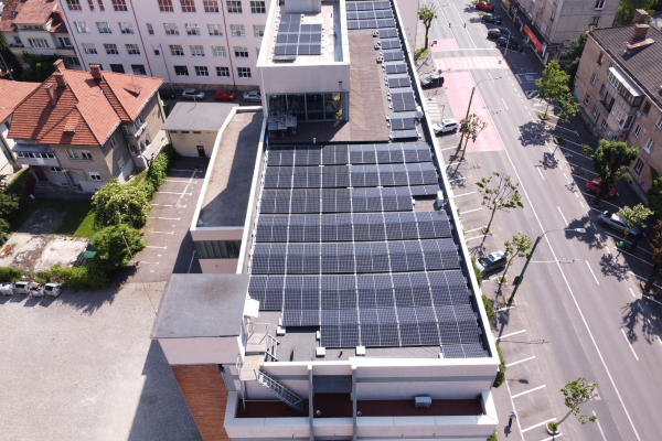 Clădirea Cobco Brașov - Instalare panouri fotovoltaice - Imagine 2